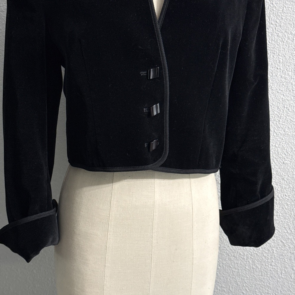 VTG Jaeger Black Velvet Short Cropped Fitted Blazer Jacket Sz 10 Great Britain - Picture 3 of 11
